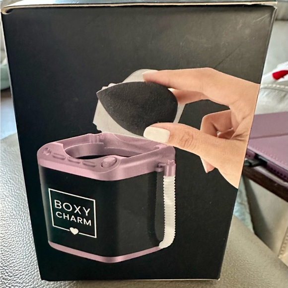 Boxy Charm Beauty Blender Washing Machine 🖤💜 - Picture 3 of 5